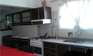 VENDO ESPECTACULAR CHALET ESTILO CALIFORNIANO a metros de la costanera