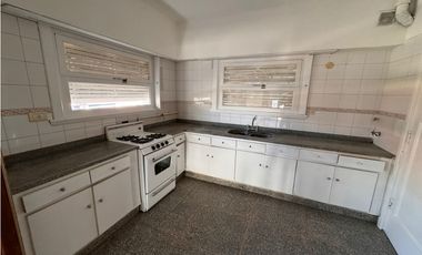 Chalet 4 ambientes con 2  terraza