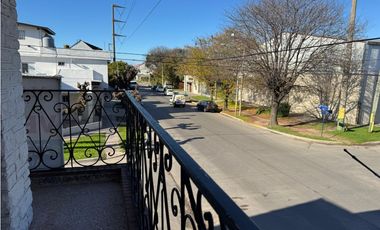 Chalet 4 ambientes con 2  terraza