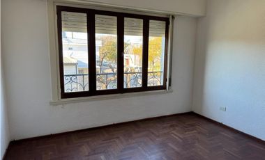 Chalet 4 ambientes con 2  terraza