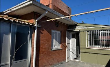 Chalet 4 ambientes con 2  terraza