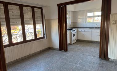 Chalet 4 ambientes con 2  terraza