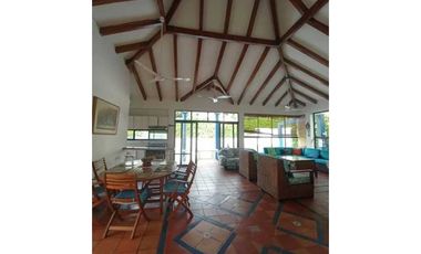 VENDO CASA EN RICAURTE CUNDINAMARCA