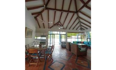 VENDO CASA EN RICAURTE CUNDINAMARCA