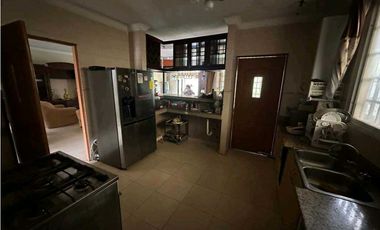 SE VENDE CASA EN CONDADO DEL REY 325M2