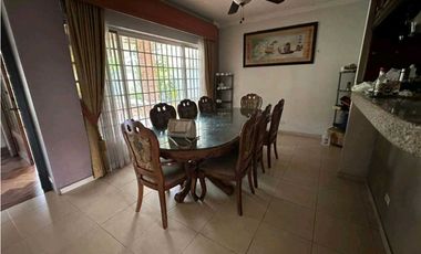 SE VENDE CASA EN CONDADO DEL REY 325M2