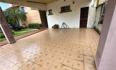 SE VENDE CASA EN CONDADO DEL REY 325M2