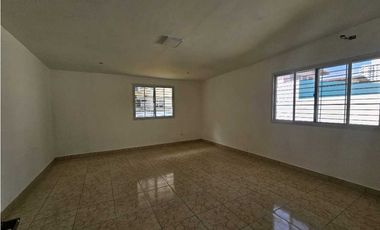 Venta de casa en Hato Pintado, Calle Sauces