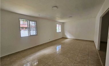 Venta de casa en Hato Pintado, Calle Sauces