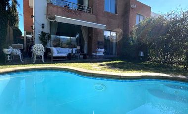 Casa en Condominio con excelente vista, Valle la Dehesa