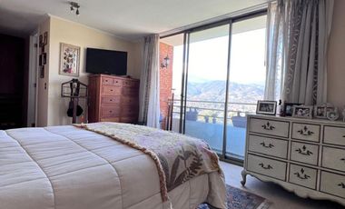 Casa en Condominio con excelente vista, Valle la Dehesa
