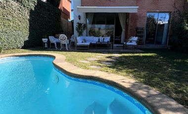 Casa en Condominio con excelente vista, Valle la Dehesa