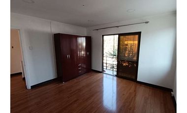 ARRIENDO SEGUNDO PISO EN CASA COMPARTIDA .