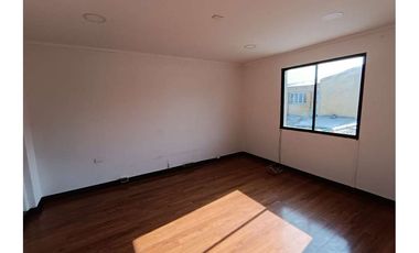 ARRIENDO SEGUNDO PISO EN CASA COMPARTIDA .