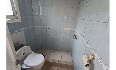 ARRIENDO SEGUNDO PISO EN CASA COMPARTIDA .