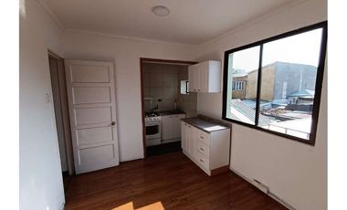 ARRIENDO SEGUNDO PISO EN CASA COMPARTIDA .