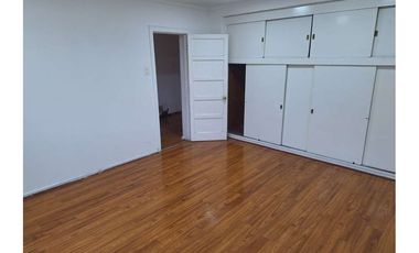 ARRIENDO SEGUNDO PISO EN CASA COMPARTIDA .