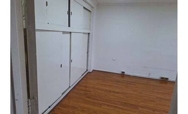 ARRIENDO SEGUNDO PISO EN CASA COMPARTIDA .