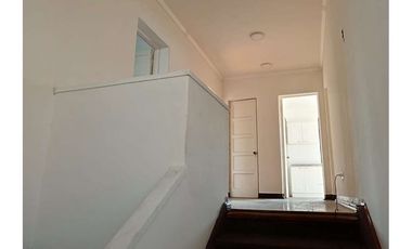 ARRIENDO SEGUNDO PISO EN CASA COMPARTIDA .