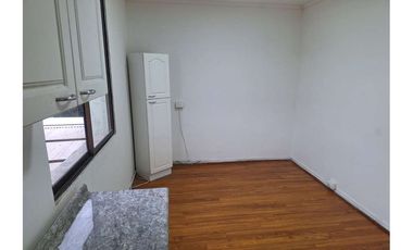 ARRIENDO SEGUNDO PISO EN CASA COMPARTIDA .