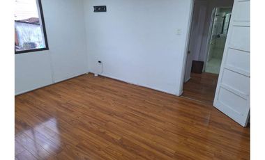 ARRIENDO SEGUNDO PISO EN CASA COMPARTIDA .