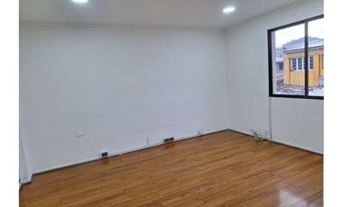 ARRIENDO SEGUNDO PISO EN CASA COMPARTIDA .