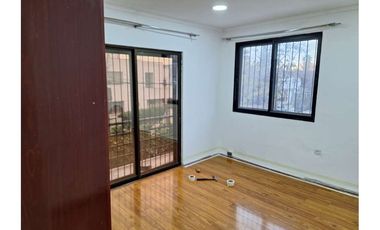 ARRIENDO SEGUNDO PISO EN CASA COMPARTIDA .