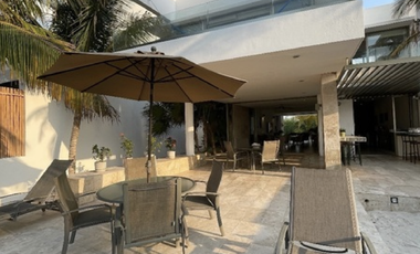 RESIDENCIA EN VENTA FRENTE AL MAR EN LAS PLAYAS DE SAN BRUNO, YUCATÁN.