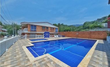 Maat vende Casa en conjunto cerrado-Villeta. 138M2 $460 Millones