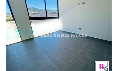 VENDO CASA MEDIANERA EN UNIDAD CERRADA EN LA CEJA, ANTIOQUIA