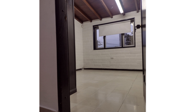 Casa Unifamiliar-Independiente - Facil acceso a Las Palmas- Poblado