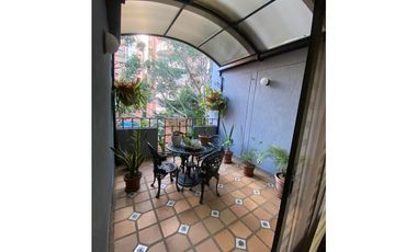 VENTA DE APARTAMENTO DÚPLEX EN EL BARRIO LAURELES DE MEDELLN