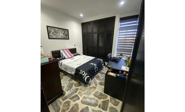 VENTA DE APARTAMENTO DÚPLEX EN EL BARRIO LAURELES DE MEDELLN