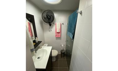 VENTA DE APARTAMENTO DÚPLEX EN EL BARRIO LAURELES DE MEDELLN