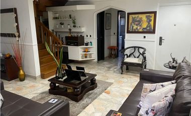 VENTA DE APARTAMENTO DÚPLEX EN EL BARRIO LAURELES DE MEDELLN
