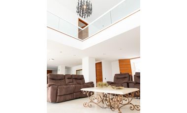 Casa Campestre exclusiva Vía cerritos !!