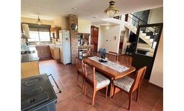 SE VENDE CASA EN LOMAS DEL REY ( MAYU SUMAJ )