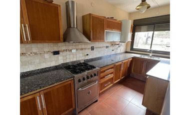 SE VENDE CASA EN LOMAS DEL REY ( MAYU SUMAJ )