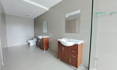 VENTA APARTAMENTO 231 M2 YACHTCLUB NEGOCIABLE AVENIDA BALBOA  MC