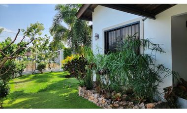 VENTA DE HERMOSA CASA CON PISCINA EN PENONOME