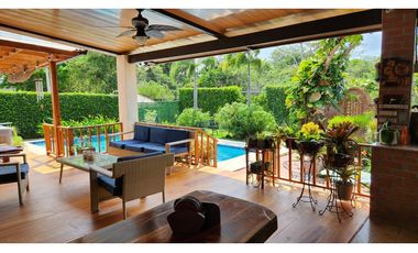 VENTA DE HERMOSA CASA CON PISCINA EN PENONOME