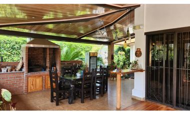 VENTA DE HERMOSA CASA CON PISCINA EN PENONOME