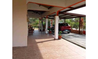 VENTA DE CASA EN PENONOMÉ, LISTA PARA MUDARSE, HERMOSA