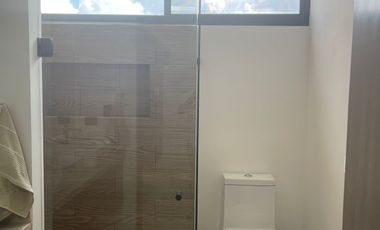 Casa en venta tipo TH con equipamiento y amenidades en Cholul