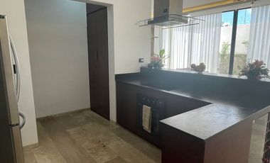 Casa en venta tipo TH con equipamiento y amenidades en Cholul