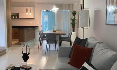 CASA EN VENTA EN PRIVADA LA RIOJA II