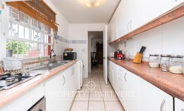 Amplia propiedad con Piscina en tranquilo sector de Ciudad del Este