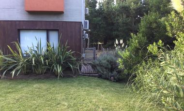 Casa en venta - 4 Dormitorios 3 Baños - 2000mts2 - Costa Esmeralda