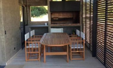 Casa en venta - 4 Dormitorios 3 Baños - 2000mts2 - Costa Esmeralda