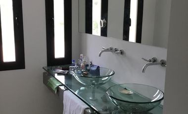 Casa en venta - 4 Dormitorios 3 Baños - 2000mts2 - Costa Esmeralda